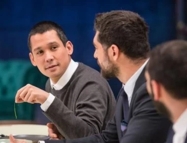 O Κοντιζάς αυτοτρολάρεται με φωτογραφία Λυκείου και κάνει τους πάντες να τον λατρέψουν